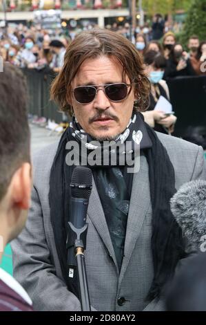 Johnny Depp partecipa al 'Crock of Gold: A pochi round con Shane McGowan' in anteprima durante il 16° Festival del Cinema di Zurigo a Kino corso il 02 ottobre 2020 a Zurigo, Svizzera. Foto Stock