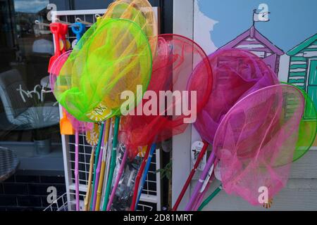 Reti da pesca per bambini al Seaside England UK Foto Stock