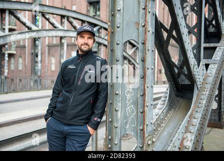 Amburgo, Germania. 22 ottobre 2020. Boris Herrmann, sportivo di vela, si trova a Speicherstadt. Credit: Daniel Bockwoldt/dpa/Alamy Live News Foto Stock