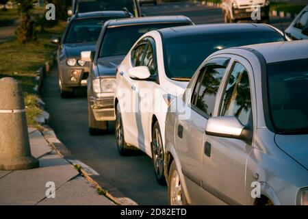 Batumi. Georgia - 12 ottobre 2020: Auto nel parcheggio di Batumi .Georgia Foto Stock