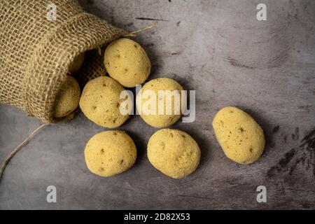 Dango giapponese a forma di patate Foto Stock