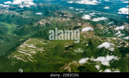 Kamchatka. Verde paesaggio vicino alla baia di Avacha. Fotografia aerea Foto Stock