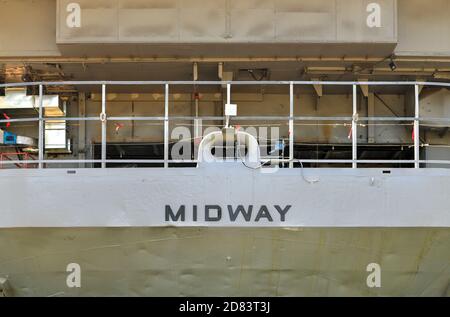La USS Midway era una portaerei della marina degli Stati Uniti, la nave principale della sua classe. Commissionato una settimana dopo la fine della seconda guerra mondiale è ora Foto Stock