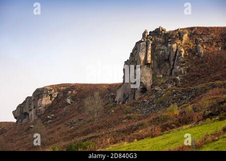 Regno Unito, Inghilterra, Staffordshire, Moorlands, The Roaches, affioramento roccioso a cinque nuvole Foto Stock