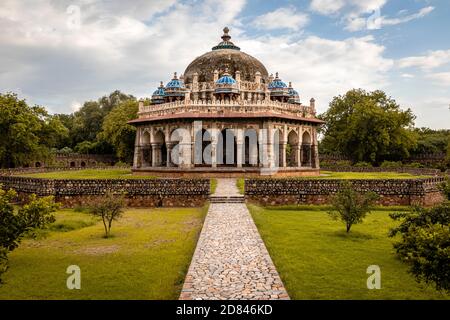 Vista della tomba di Isa Khan all'interno del complesso della famosa tomba di Humayun a Nuova Delhi. Foto Stock