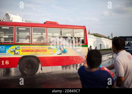 BANGKOK, THAILANDIA - 13 APRILE 2013: Songkran Festival, Capodanno tailandese a Bangkok, Thailandia il 13 aprile 2013. Foto Stock