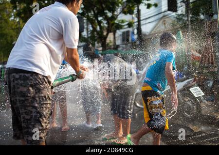 BANGKOK, THAILANDIA - 13 APRILE 2013: Songkran Festival, Capodanno tailandese a Bangkok, Thailandia il 13 aprile 2013. Foto Stock