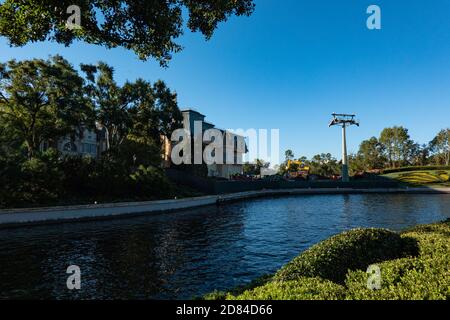 La costruzione inizia con la nuova attrazione Ratatouille e Disney Skyliner alla World Showcase di EPCOT, Disney World, Florida Foto Stock