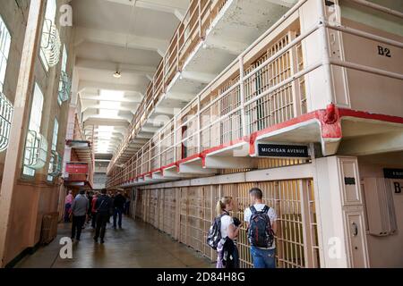 Michigan Avenue Cell Block presso la prigione di Alcatraz, San Francisco, California, Stati Uniti Foto Stock