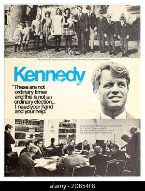 Carta elettorale promozionale degli anni '60 per la campagna elettorale presidenziale Robert F. Kennedy. USA 1968 la campagna presidenziale Robert F. Kennedy iniziò il 16 marzo 1968, quando Robert Francis Kennedy (noto anche come RFK, Bobby), senatore statunitense di New York che aveva vinto un seggio al Senato nel 1964, è entrato a far parte di un’improbabile elezione primaria come sfidante del presidente americano in carica Lyndon B. Johnson. Aveva fatto progressi nella costruzione del sostegno democratico alla sua nomina quando fu assassinato all'Ambassador Hotel di Los Angeles, California, il 5 giugno Foto Stock