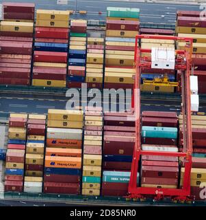 Contenitori per la spedizione sul Seaforth Docks a Liverpool Merseyside, Inghilterra nord-occidentale, Regno Unito Foto Stock