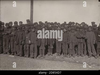 Foto d'epoca – Lewis W. Hine photo – Coalbreakers, Pittston, Pennsylvania, gennaio 1911 Foto Stock