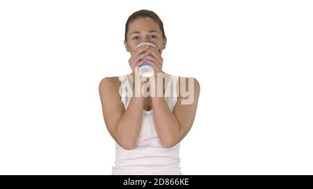 Donna rilassato bere caffè su sfondo bianco. Foto Stock