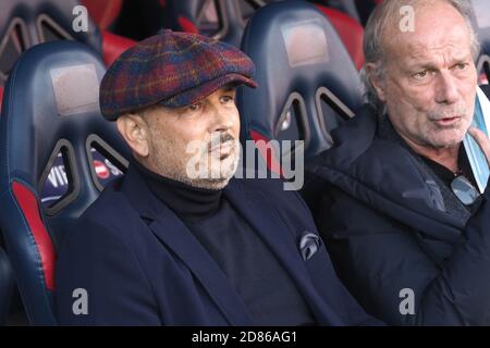 La Head Coach di Bologna Sinisa Mihajlovic durante la partita di calcio Coppa Italia Bologna FC contro Reggina allo stadio Renato Dall'Ara di Bologna, 27 ottobre 2020. Photo Michele Nucci Credit: LM/Michele Nucci/Alamy Live News Foto Stock