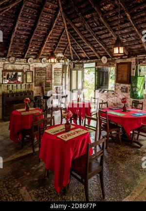Greenwood Great House Pub, interno, parrocchia di San Giacomo, Giamaica Foto Stock