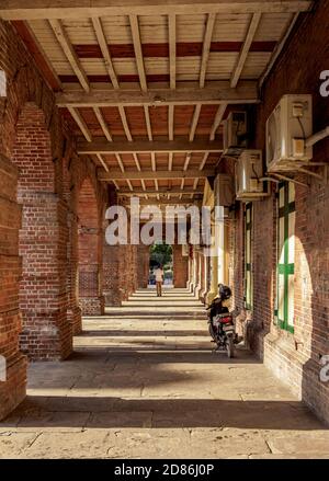 Edificio del Consiglio Parrocchiale, ex Casa dell'Assemblea, Piazza principale, Città Spagnola, Parrocchia di Santa Caterina, Giamaica Foto Stock