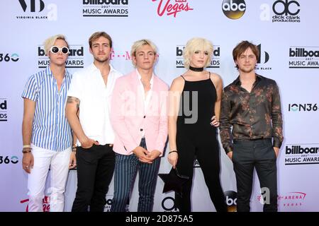 LAS VEGAS - MAGGIO 21: Riker Lynch, Rocky Lynch, Ross Lynch, Rydel Lynch, Ellington Ratliff al Billboard Music Awards 2017 - Arrivi alla T-Mobile Arena il 21 maggio 2017 a Las Vegas, NV Foto Stock