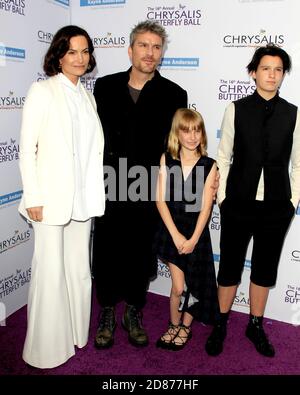 LOS ANGELES - 3 GIU: Rosetta Getty, Balthazar Getty, Violet Getty, giugno Getty al 16° ballo annuale delle farfalle Chrysalis presso la Private Estate il 3 giugno 2017 a Los Angeles, California Foto Stock