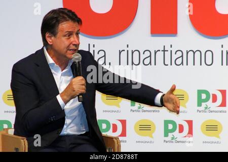 Modena, Italia, 8 settembre 2020 - Giuseppe Conte, primo ministro della Repubblica Italiana, intervista pubblica ad un evento del Partito democratico Foto Stock