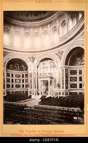 Europa, Deutschland, Berlin, das königliche Schloss, die Kapelle , Motiv aus dem Leporello ' Berlin ' , wahrscheinlich um 1895, Herausgeber : Berl. Fototipo Rob. Prager (Schultz & Schlenner), Berlino, Kunsturheberrechte werden nicht vertreten. / Europa, Germania, Berlino, il Palazzo reale, la Cappella, immagine del leporello ' Berlino ', probabilmente intorno al 1895, casa editrice : Berl. Fototipo Rob. Prager ( Schultz & Schlenner ) , Berlino, non ci sono diritti. Foto Stock