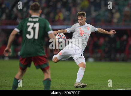 MOSCA, RUSSIA - OTTOBRE 27: Joshua Kimmich segna per il FC Bayern Muenchen durante la UEFA Champions League Group UNA partita di scena tra Lokomotiv Moskva e FC Bayern Muenchen alla RZD Arena il 27 ottobre 2020 a Mosca, Russia. (Foto di MB Media) Foto Stock