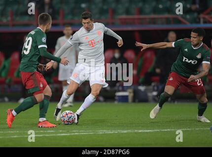 MOSCA, RUSSIA - OTTOBRE 27: Robert Lewandowski del FC Bayern Muenchen durante la UEFA Champions League Group un incontro di tappa tra Lokomotiv Moskva e FC Bayern Muenchen alla RZD Arena il 27 ottobre 2020 a Mosca, Russia. (Foto di MB Media) Foto Stock