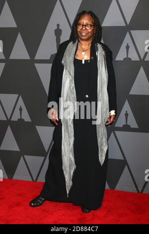 LOS ANGELES - NOV 11: Whoopi Goldberg al AMPAS 9th Annual Governors Awards al Dolby Ballroom il 11 novembre 2017 a Los Angeles, California Foto Stock