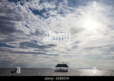 Galleggiando in acqua , Thailandia Foto Stock