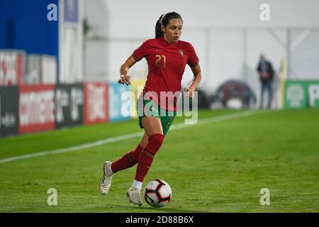 Estoril, Portogallo. 27 Ott 2020. Andreia Faria dal Portogallo visto in azione durante la partita di qualificazione della UEFA Donne Euro 2022 Gruppo e tra Portogallo e Cipro all'Est‡Dio Antonio Coimbra da Mota di Estoril.(Punteggio finale: Portogallo 1:0 Cipro) Credit: SOPA Images Limited/Alamy Live News Foto Stock