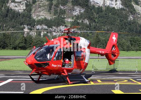 Mollis, Kanton Glarus (GL)/ Svizzera - Agosto 16 2019: Ricerca e salvataggio Helicopter Airbus H145, Swiss REGA, Mostra Zigermeet 2019 a Mollis Foto Stock