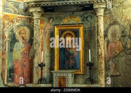 La Madonna della Carbonara, icona bizantina ma di scuola romana, raffigurante la Madonna Odighitria, particolare rappresentazione del Madone Foto Stock