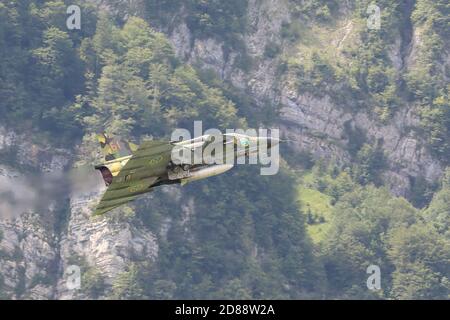 Mollis, Kanton Glarus (GL)/ Svizzera - Agosto 16 2019: Saab AJC 37 Veggen - storico aereo da combattimento dell'Aeronautica militare svedese Foto Stock