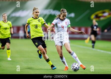 Paredes di Spagna e Kamila Dubcova di Repubblica Ceca durante la UEFA Women's Euro 2022, partita di calcio tra Spagna e Repubblica Ceca C. Foto Stock