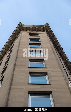 La faccia stretta del Veteran's Affairs Building a forma di V in Vermont Avenue, NW a Washington DC; costruito nel 1918 con un design classico spogliato. Foto Stock