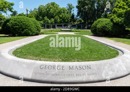 The Memorial to George Mason, l'autore della prima legge americana sui diritti, a West Potomac Park, Washington DC Foto Stock