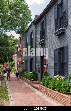 Case storiche fiancheggiano le rive del Chesapeake e Ohio Canale a Georgetown Foto Stock