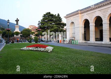 ITALIA, BRESCIA - 26 giugno 2019: Piazza Arnaldo (Piazzale Arnaldo), storico mercato del grano dei primi anni 19 dedicato al cittadino martire Foto Stock