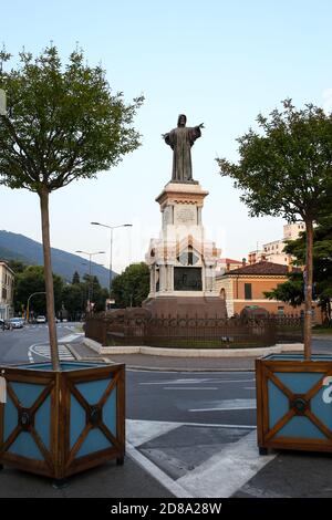 ITALIA, BRESCIA - 26 giugno 2019: Piazza Arnaldo (Piazzale Arnaldo), storico mercato del grano dei primi anni 19 dedicato al cittadino martire Foto Stock