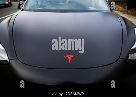 Londra, Regno Unito. 28 Ott 2020. Un'auto Tesla a Londra. Tesla è un'auto elettrica americana. Credit: Dinendra Haria/SOPA Images/ZUMA Wire/Alamy Live News Foto Stock