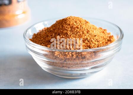 BBQ Rub Blend fatto in casa in una ciotola Foto Stock