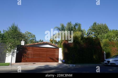 Tarzana, California, USA 28 ottobre 2020 UNA visione generale dell'atmosfera della ex casa di Lisa Marie Presley al 18531 Wells Drive il 28 ottobre 2020 a Tarzana, California, USA. Foto di Barry King/Alamy Stock foto Foto Stock