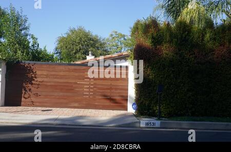 Tarzana, California, USA 28 ottobre 2020 UNA visione generale dell'atmosfera della ex casa di Lisa Marie Presley al 18531 Wells Drive il 28 ottobre 2020 a Tarzana, California, USA. Foto di Barry King/Alamy Stock foto Foto Stock