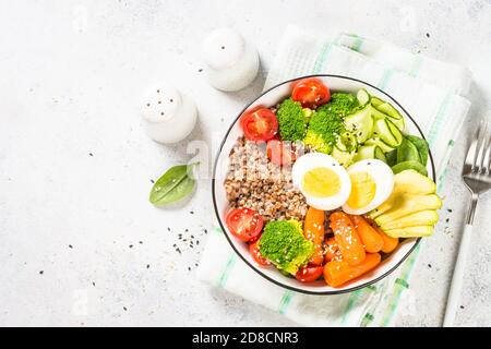 Ciotola di Buddha con grano saraceno e verdure. Foto Stock