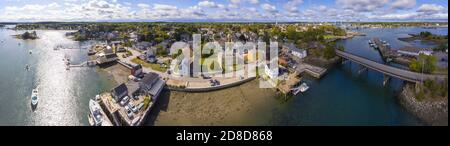 Portsmouth centro storico della città e lungomare di Piscataqua vista aerea panoramica fiume, New Hampshire, NH, Stati Uniti. Foto Stock