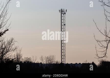 Torre di telefoni cellulari a Kingston, Ontario il Sabato, 18 aprile 2020. Foto Stock