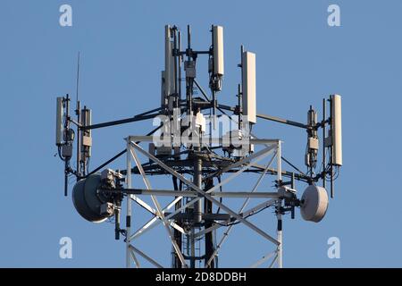 Torre di telefoni cellulari a Kingston, Ontario il Sabato, 18 aprile 2020. Foto Stock