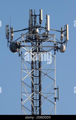 Torre di telefoni cellulari a Kingston, Ontario il Sabato, 18 aprile 2020. Foto Stock