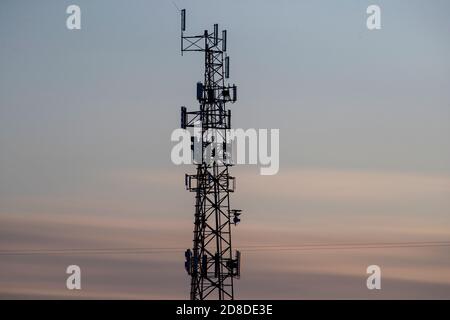 Torre di telefoni cellulari a Kingston, Ontario il Sabato, 18 aprile 2020. Foto Stock