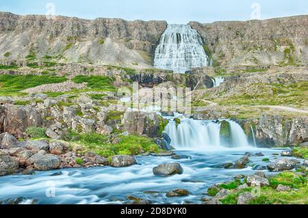 Dynjandi è la più famosa cascata del West fiordi e una delle più belle cascate in tutta l'Islanda. In realtà è la cascata di Foto Stock