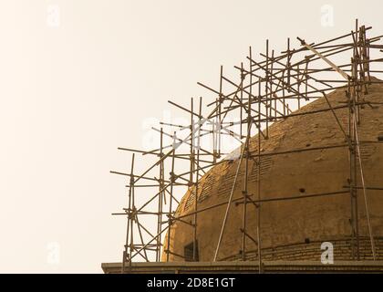 Cupola storica in ricostruzione a Isfahan Foto Stock